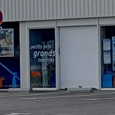 Fabrication et pose de devantures commerciales en alu sur mesure, de magasins, Aveyron