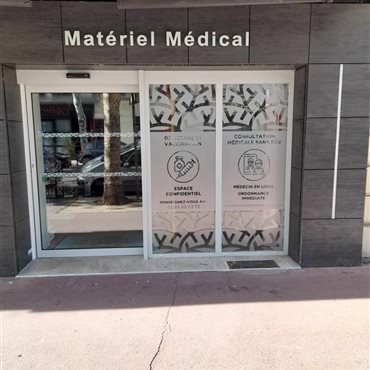 Fabrication et pose de devantures commerciales en alu sur mesure, de magasins, restaurants Millau Saint-Affrique Lévézou Rodez Aveyron