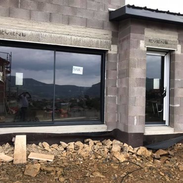 Fabrication et pose de portes en alu sur mesure, Millau, St Affrique, Lévézou,Aveyron