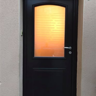 Fabrication et pose de portes en alu sur mesure, Millau, St Affrique, Lévézou, Aveyron
