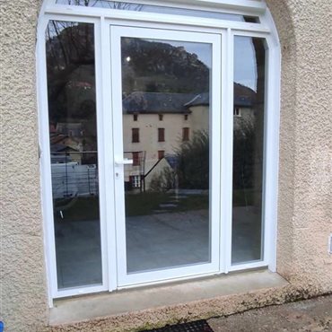 Fabrication et pose de portes en alu sur mesure, Millau, St Affrique, Lévézou, Aveyron