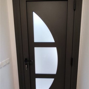 Fabrication et pose de portes en alu sur mesure, Millau, St Affrique, Lévézou, Rodez,  Aveyron