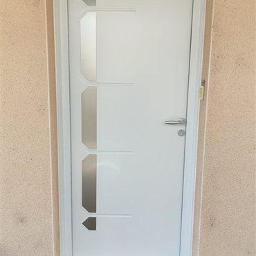 Fabrication et pose de portes en alu sur mesure, Millau, St Affrique, Lévézou, Rodez,  Aveyron