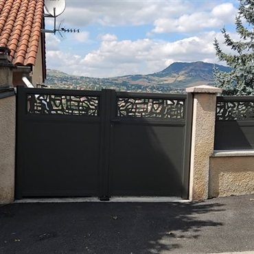 MAZET Grégory Fabrication et pose de portails et clotures en alu sur mesure, Millau, St Affrique, Lévézou, Vallée du Tarn, Rodez, Aveyron