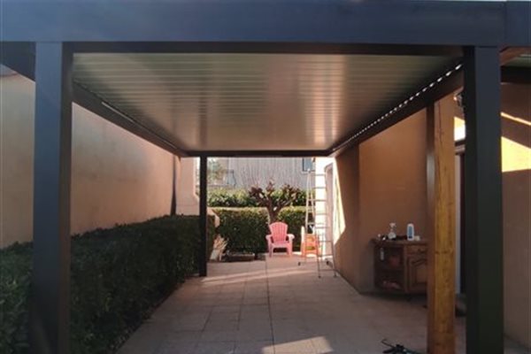 Contactez-nous pour une pergola bioclimatique chez vous !
