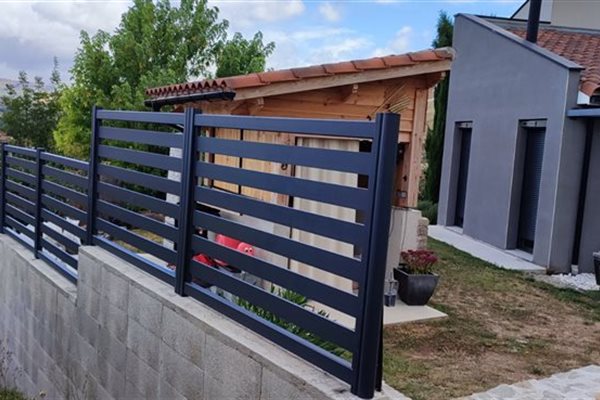 Clôture en aluminium fabriquée sur mesure