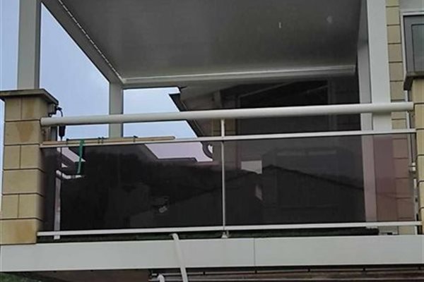 Pergola bioclimatique en alu