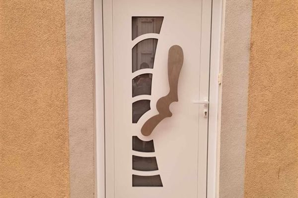 Porte d'entrée en alu fabriquée sur mesure