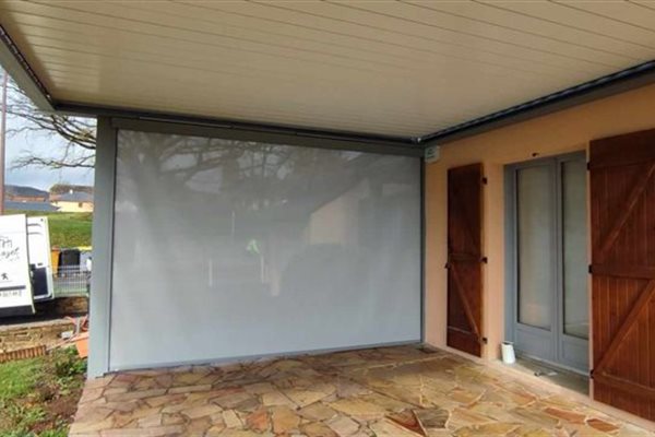 Installation d'un store sur mesure