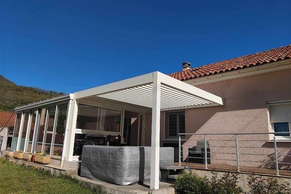 Pergola bioclimatique