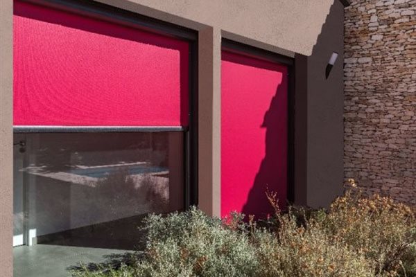 Stores solaires motorisés