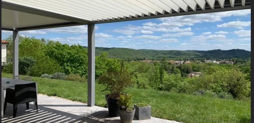 MAZET Grégory Fabrication et pose de pergolas bioclimatiques en aluminium sur mesure Millau Saint-Affrique Lévézou Rodez Aveyron