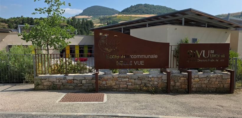 MAZET Grégory Fabrication et pose sur mesure de garde corps en alu Millau Saint-Affrique Lévézou Vallée du Tarn Rodez Aveyron