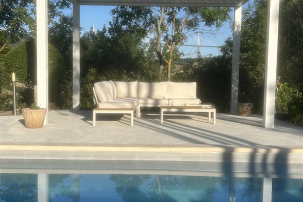 Pergola bioclimatique : profitez de l'été autrement !