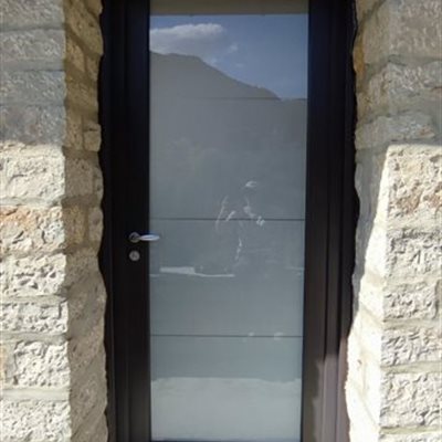 Fabrication et pose de portes d'entrée en alu sur mesure, Aveyron